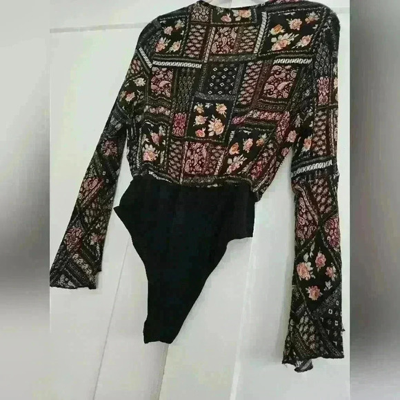 Peach Love California Floral Bell Sleeve Bodysuit - Picture 9 of 12